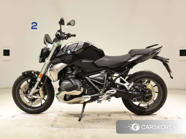 BMW R1250R 2024 из Японии