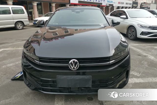 Volkswagen Magotan 2025 Черный из Китая, фото 5