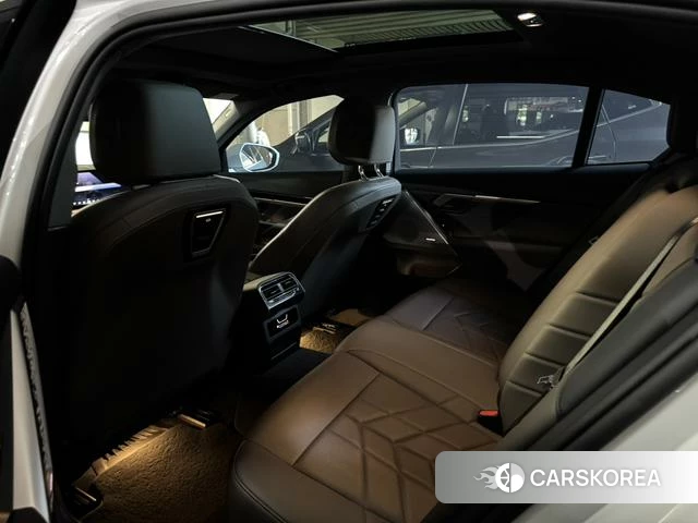 BMW 5 series 2024 Белый из Китая, фото 4