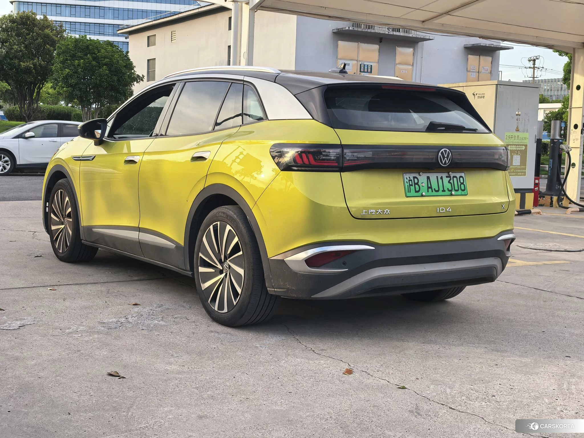 Volkswagen ID.4 X 2021 Желтый из Китая, фото 6
