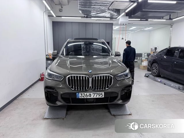 BMW X5 (G05) 2023 Коричневый из Кореи, фото 2