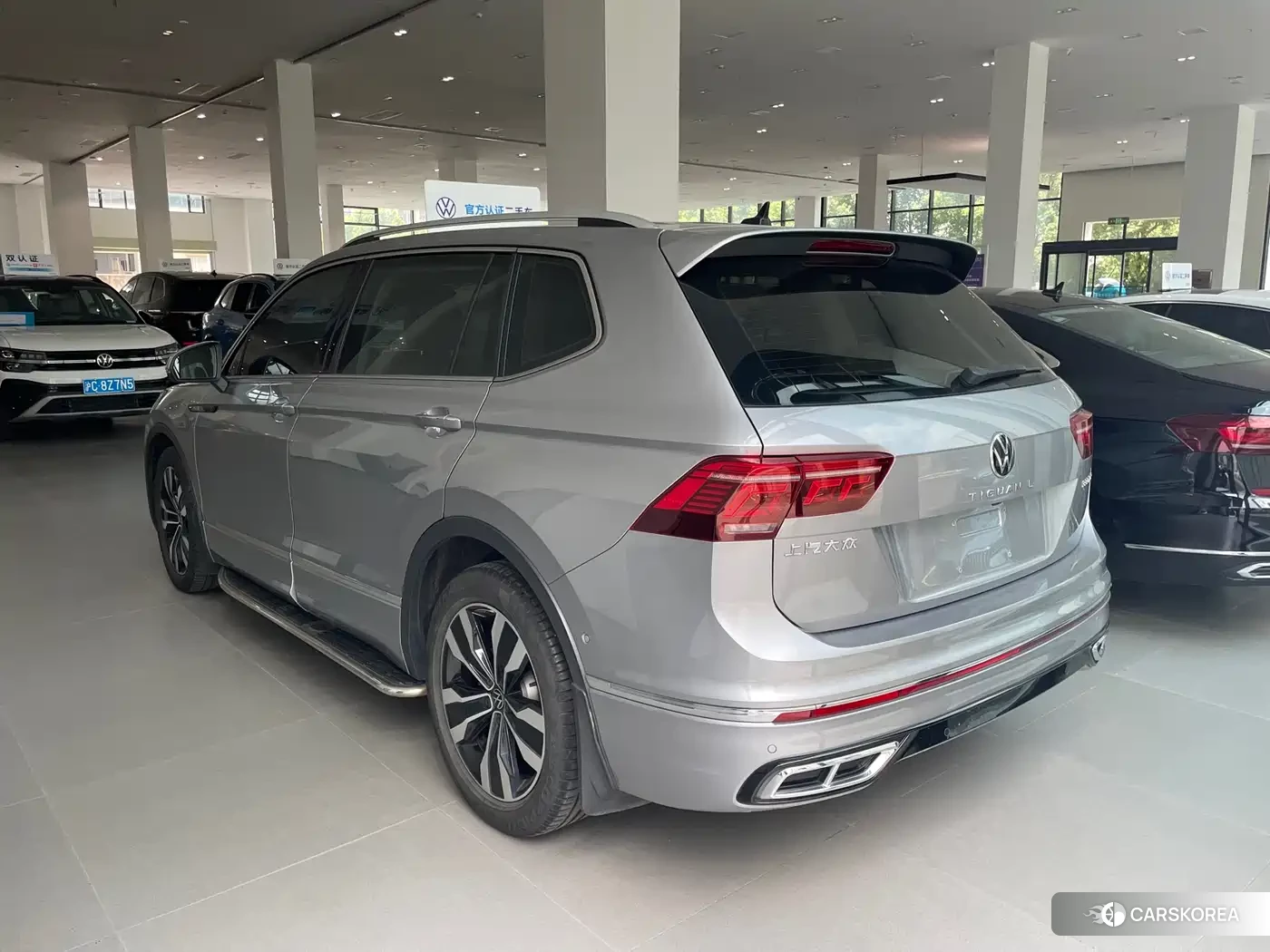 Volkswagen Tiguan L 2022 Silver/gray из Китая, фото 2