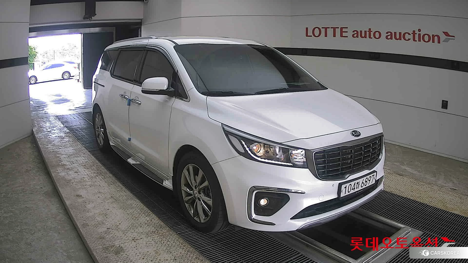 Kia Carnival id 4289554 из Кореи 12