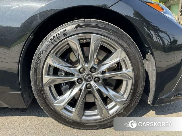 Lexus LS id 4298015 из Китая 8