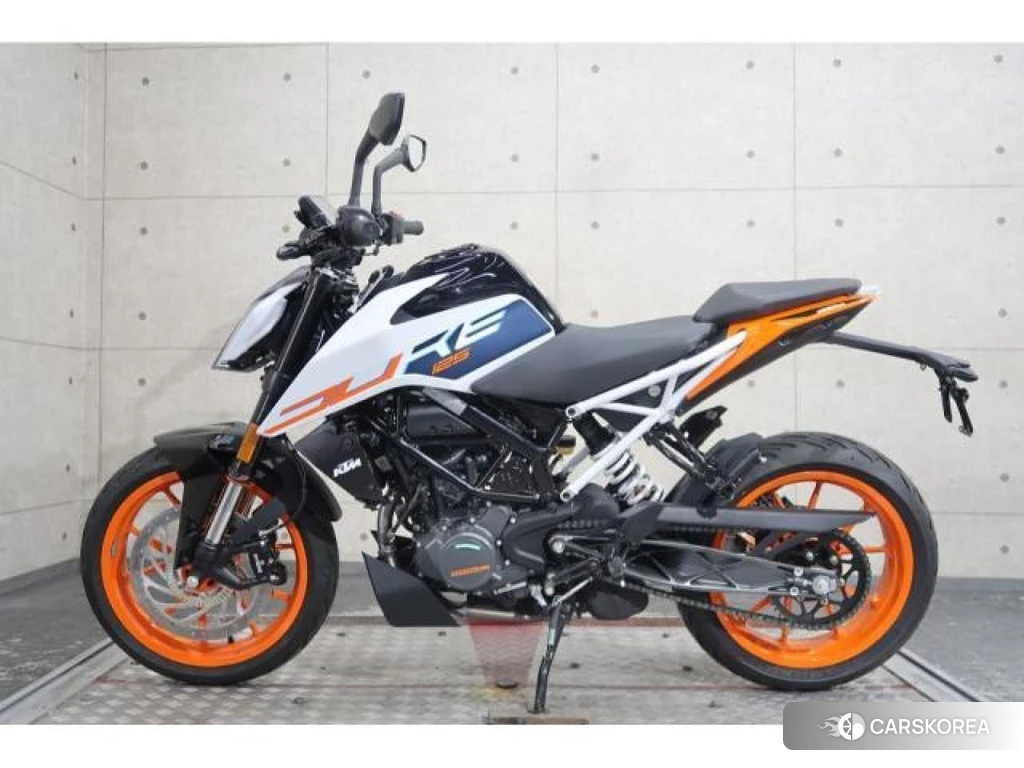 Проданный KTM 125 DUKE 2023 из Японии, фото 2