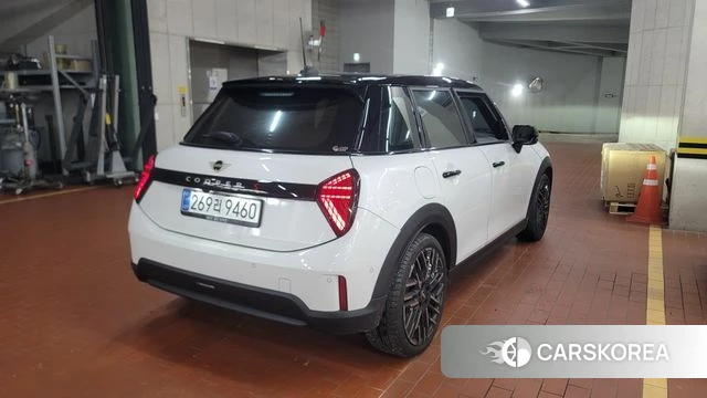 Mini Cooper S 4th Generation 2025 Белый из Кореи, фото 2