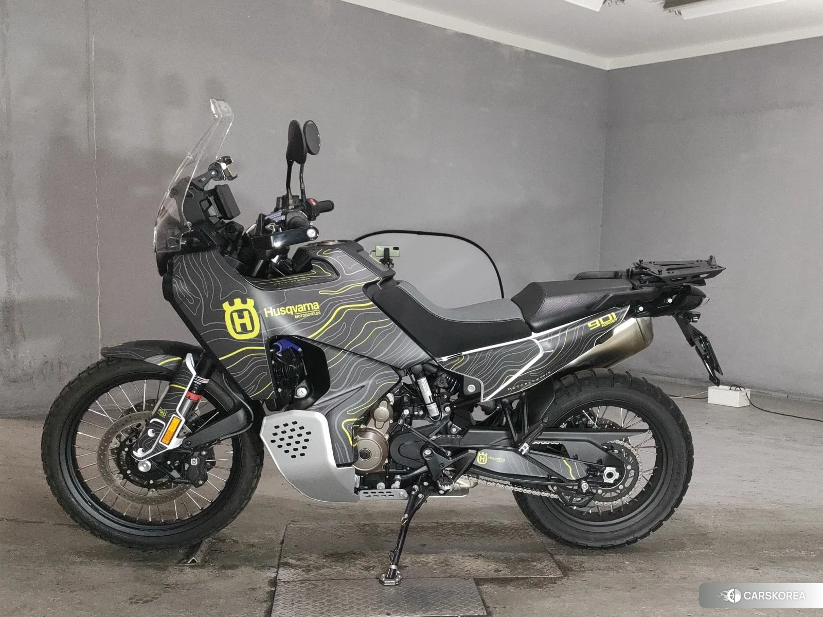 Husqvarna NORDEN 901 2023 из Японии