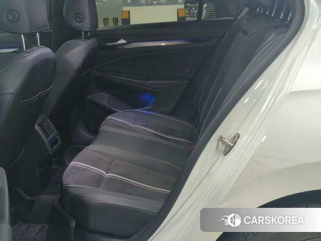 Volkswagen Golf 2023 Белый из Китая, фото 6