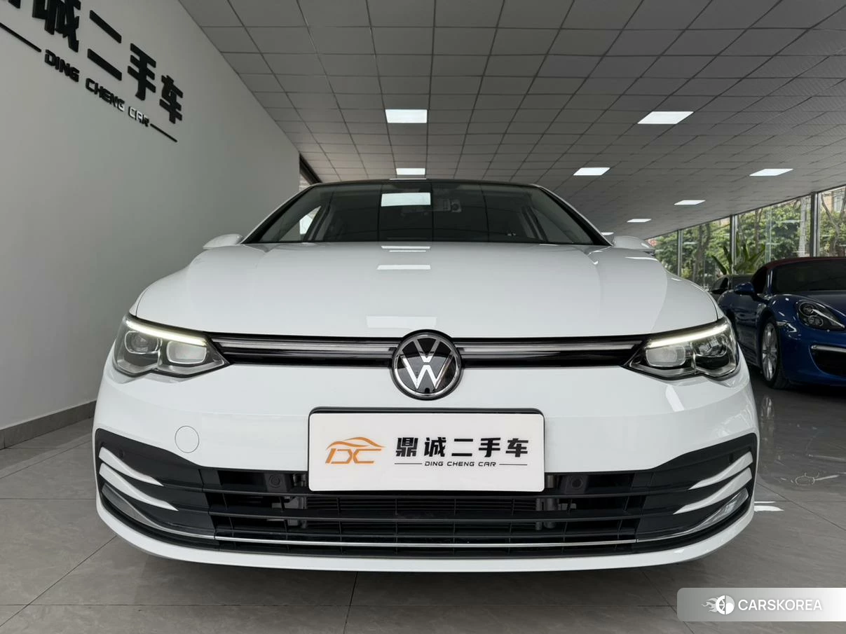 Volkswagen Golf 2024 Белый из Китая, фото 2