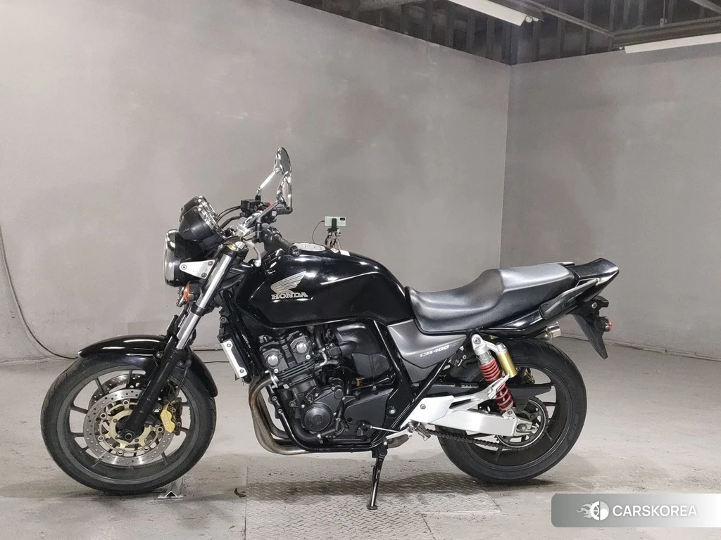 Проданный Honda CB400SF 2016 из Японии, фото 2
