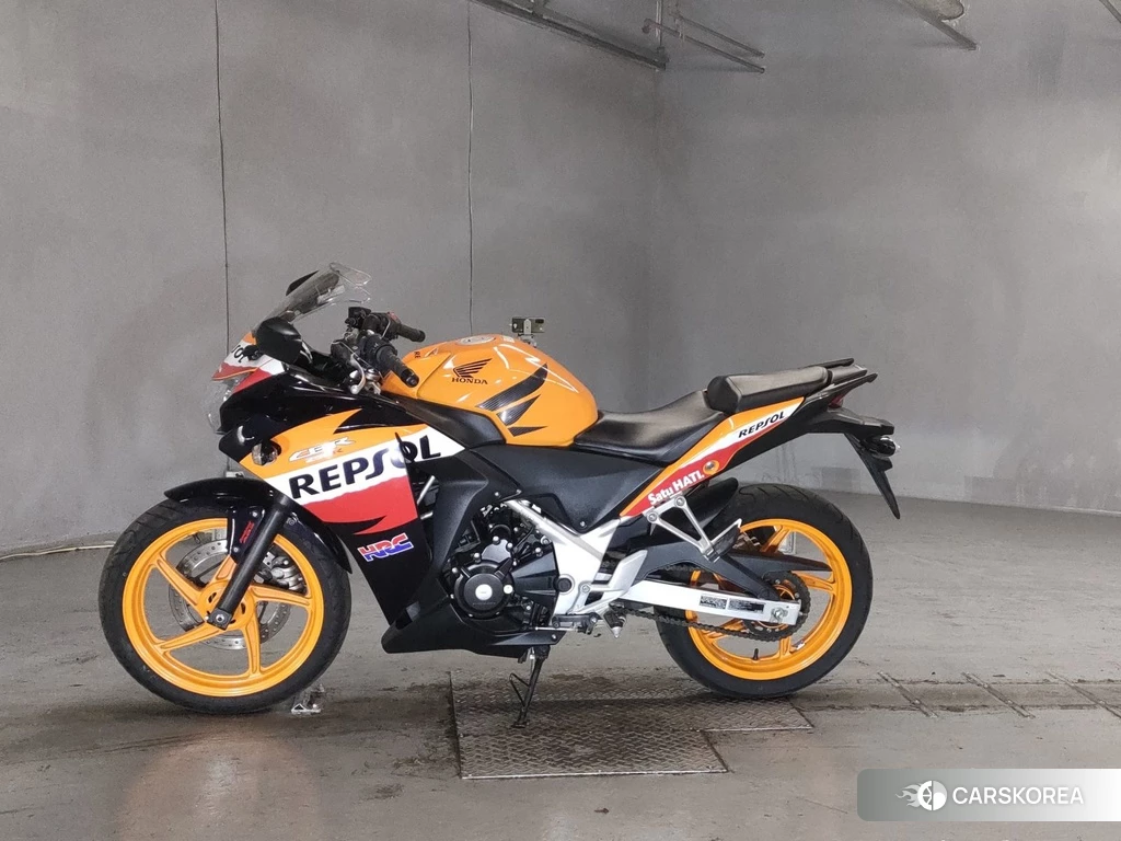 Проданный Honda CBR250R id 4064303 из Японии