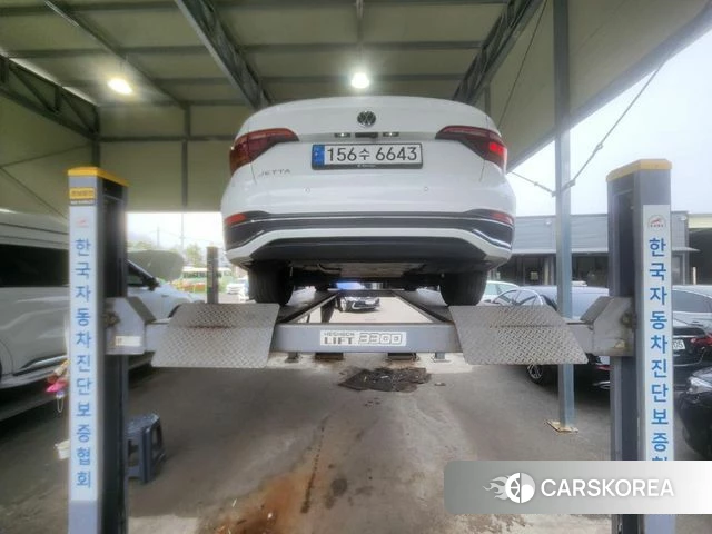 Volkswagen 7th Generation of Jetta 2023 Белый из Кореи, фото 2