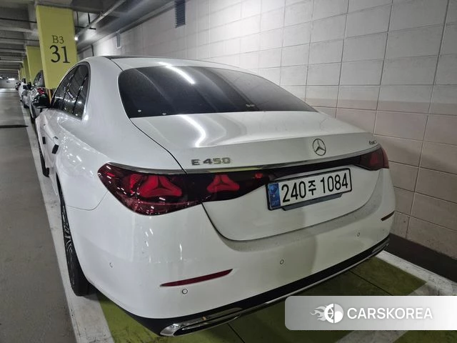 Mercedes-Benz E-Class W214 2024 Белый из Кореи, фото 2