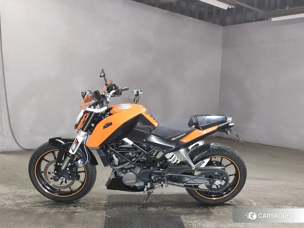 Проданный KTM 125 DUKE 2012 из Японии, фото 2