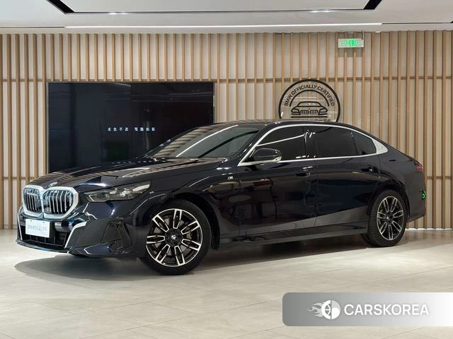 BMW 5 series 2025 Черный из Китая, фото 4