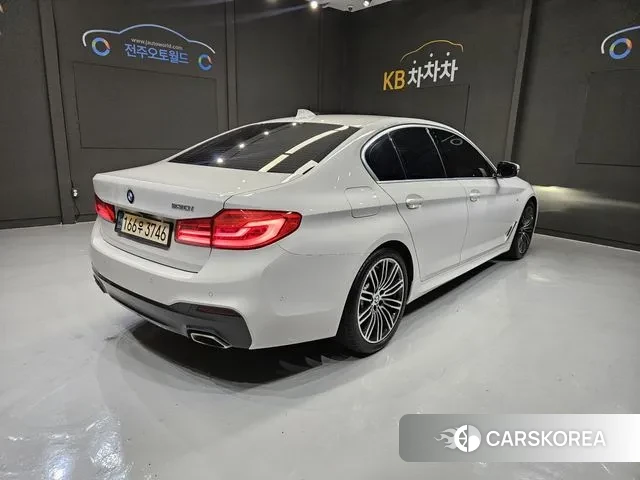 BMW 5 Series (G30) id 3402639 из Кореи 12