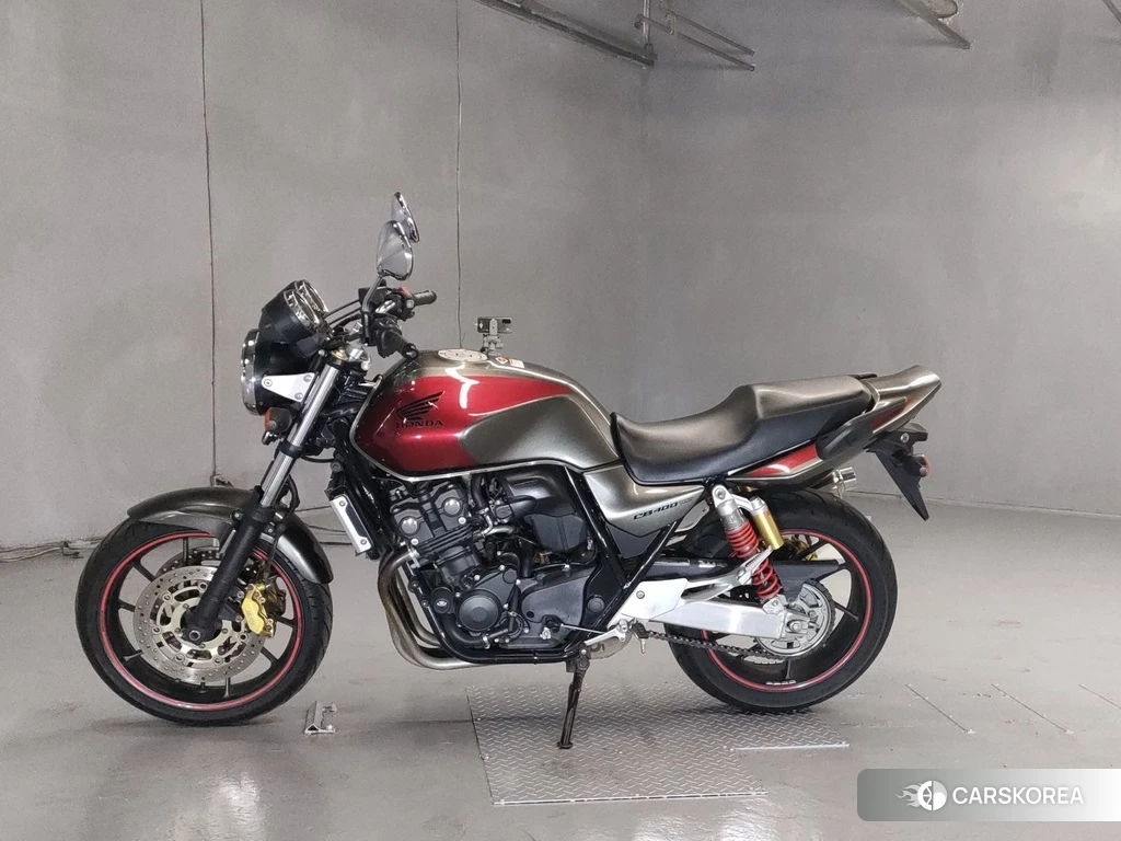 Проданный Honda CB400SF 2016 из Японии, фото 2