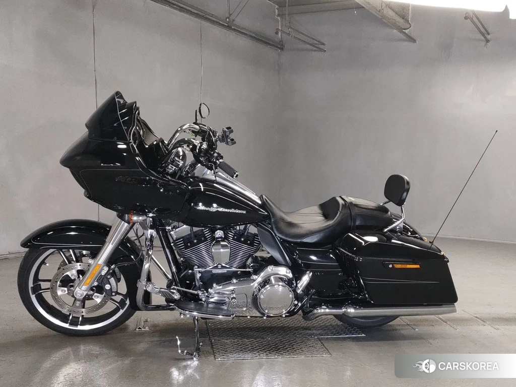 Проданный Harley-Davidson Road Glide FLTRXS1690 2015 из Японии