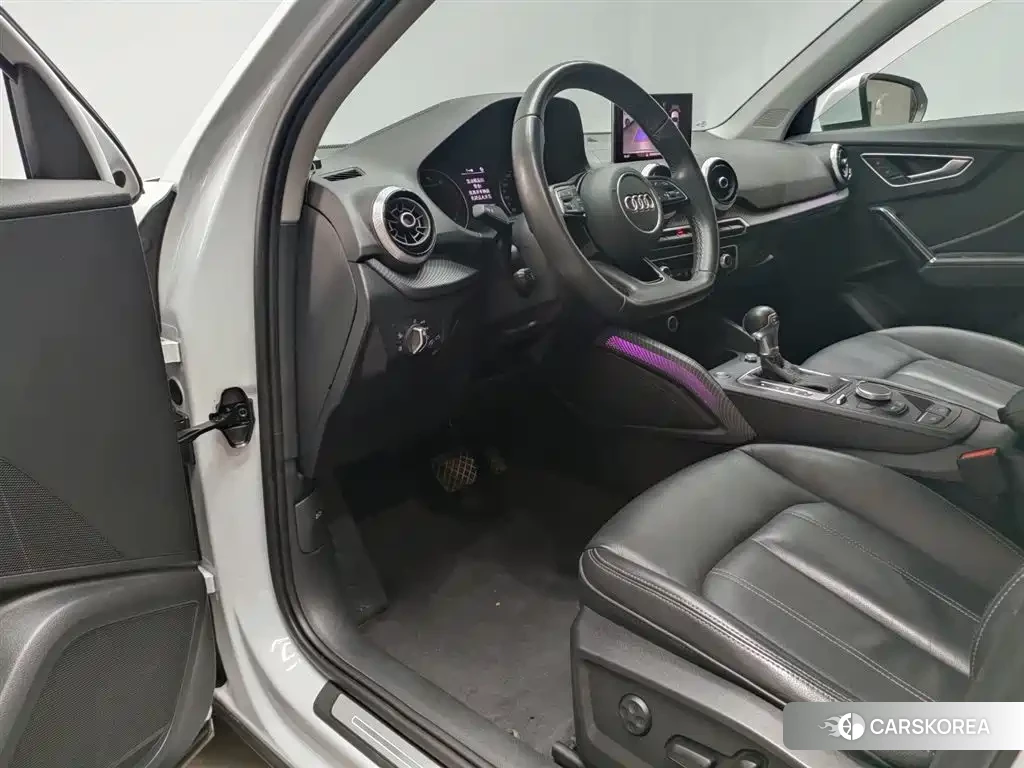Audi Q2L id 4583603 из Китая 12