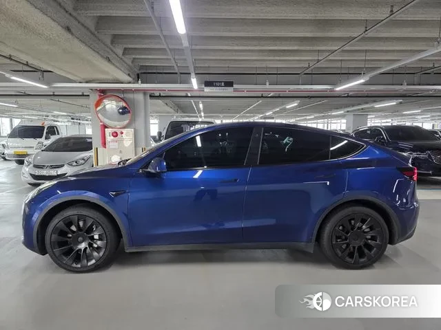Tesla Model Y 2023 Синий из Кореи, фото 2