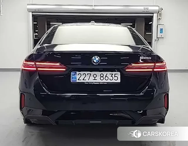 BMW 5 Series (G60) id 3576022 из Кореи 7