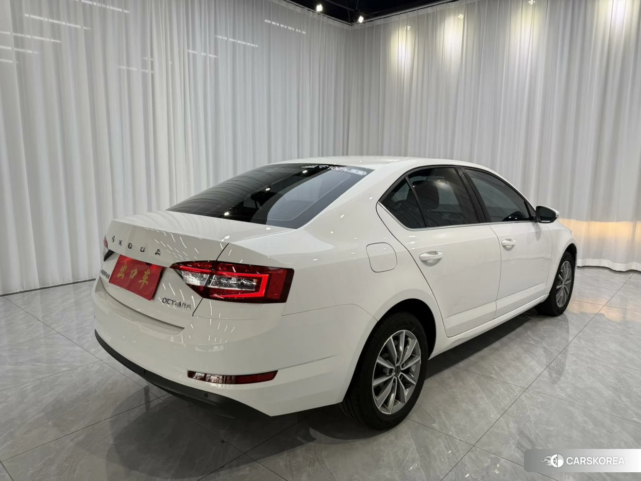 Skoda Octavia 2022 Белый из Китая, фото 5