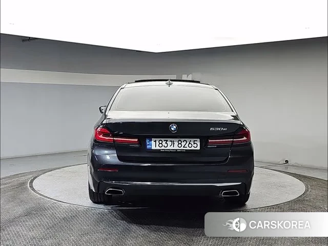 BMW 5 Series (G30) id 3356011 из Кореи 12