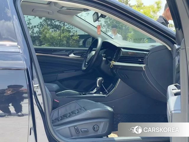 Volkswagen Passat 2021 Черный из Китая, фото 2