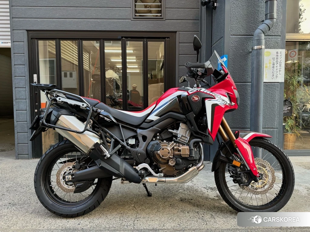 Проданный Honda CRF1000L AFRICA TWIN 2018 из Японии