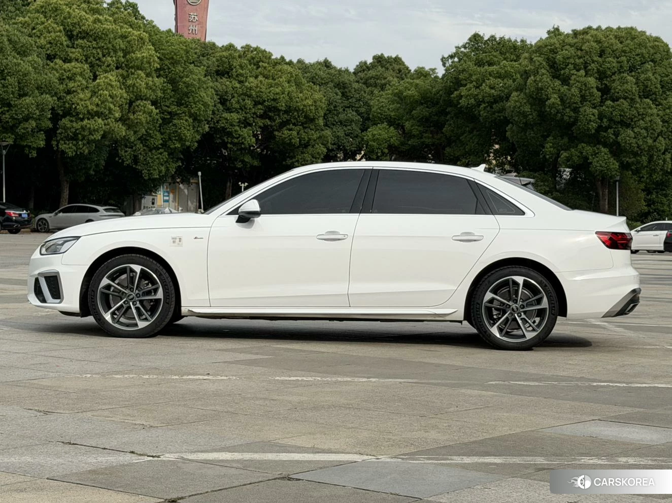 Audi A4L 2023 Белый из Китая, фото 3