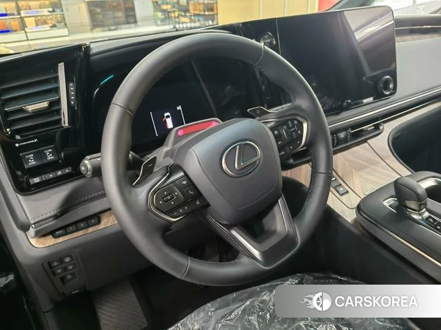 Lexus LM id 4259687 из Китая 8