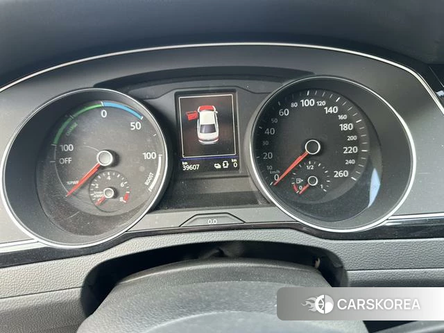 Volkswagen Magotan PHEV id 4336202 из Китая 9