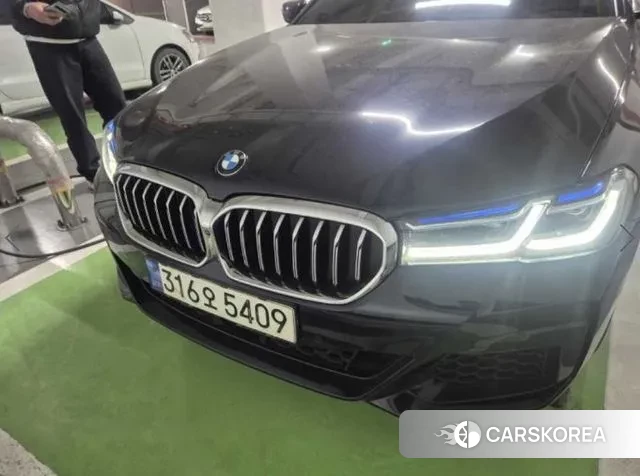 BMW 5 Series (G30) 2021 Черный из Кореи, фото 2