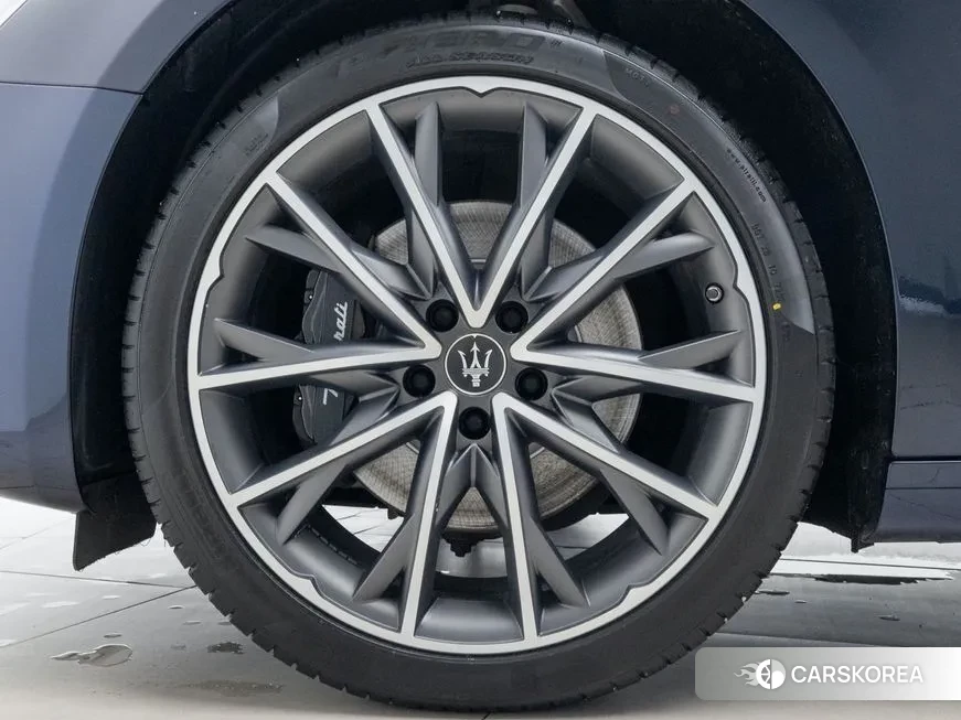 Maserati Ghibli id 2063299 из Кореи 12