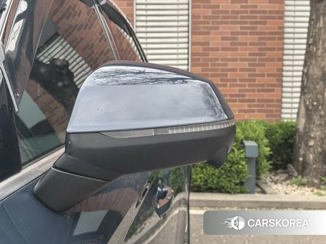 Audi Q5L id 4208569 из Китая 12