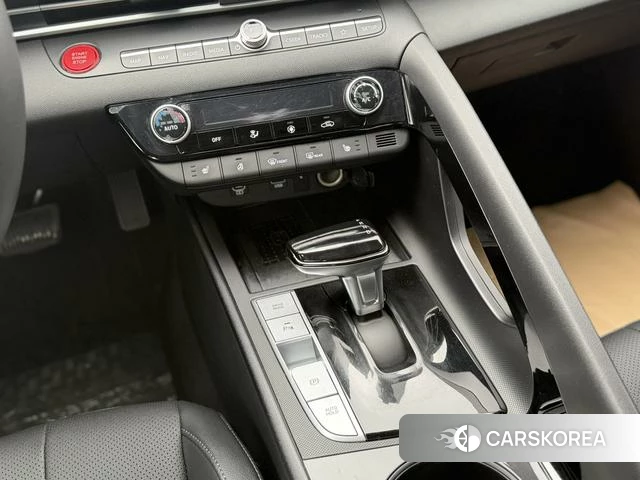 Hyundai Elantra 2024 Белый из Китая, фото 2