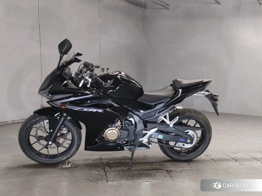 Проданный Honda CBR400R 2017 из Японии
