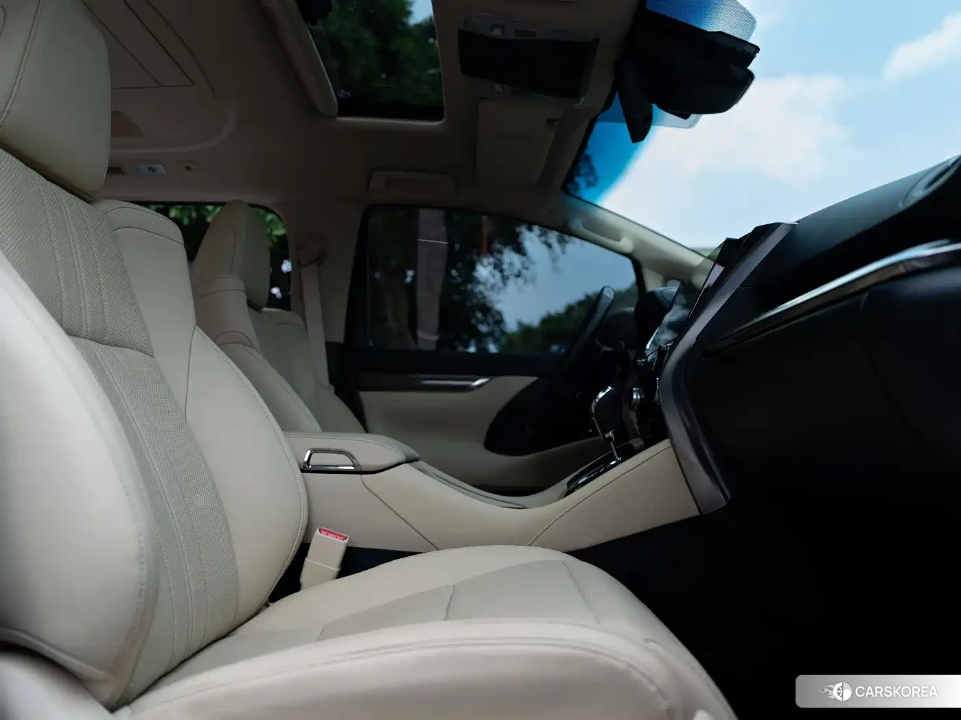 Toyota Alphard 2022 Белый из Китая, фото 5