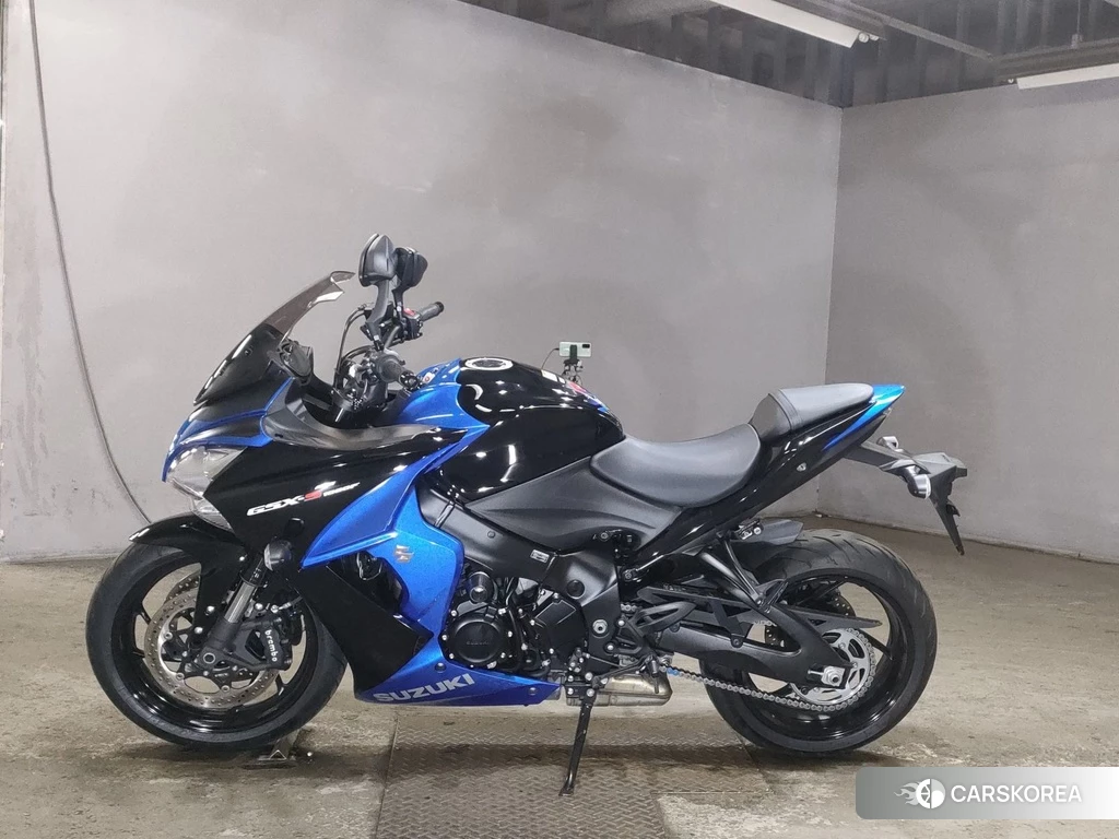 Проданный Suzuki GSX-S1000F 2021 из Японии, фото 2