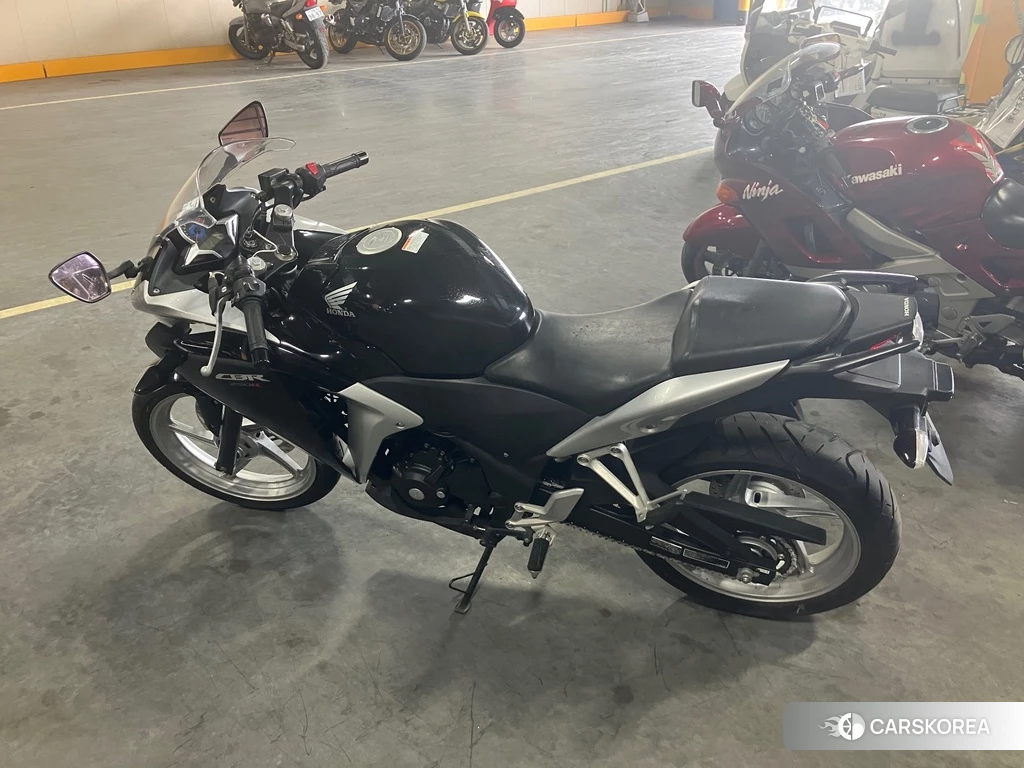 Проданный Honda CBR250R 2011 из Японии, фото 2