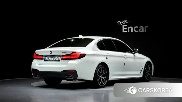 BMW 5 Series (G30) id 3911167 из Кореи 12