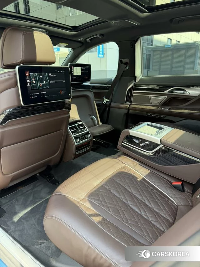 BMW 7 series 2021 Черный из Китая, фото 2