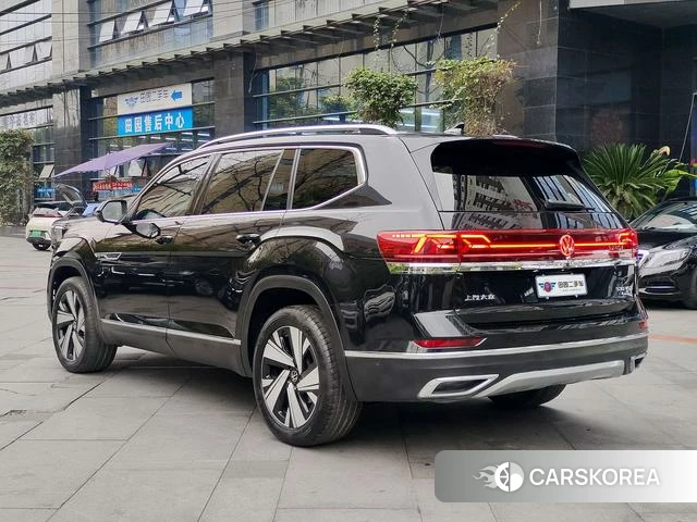 Volkswagen Tourang 2024 Черный из Китая, фото 3