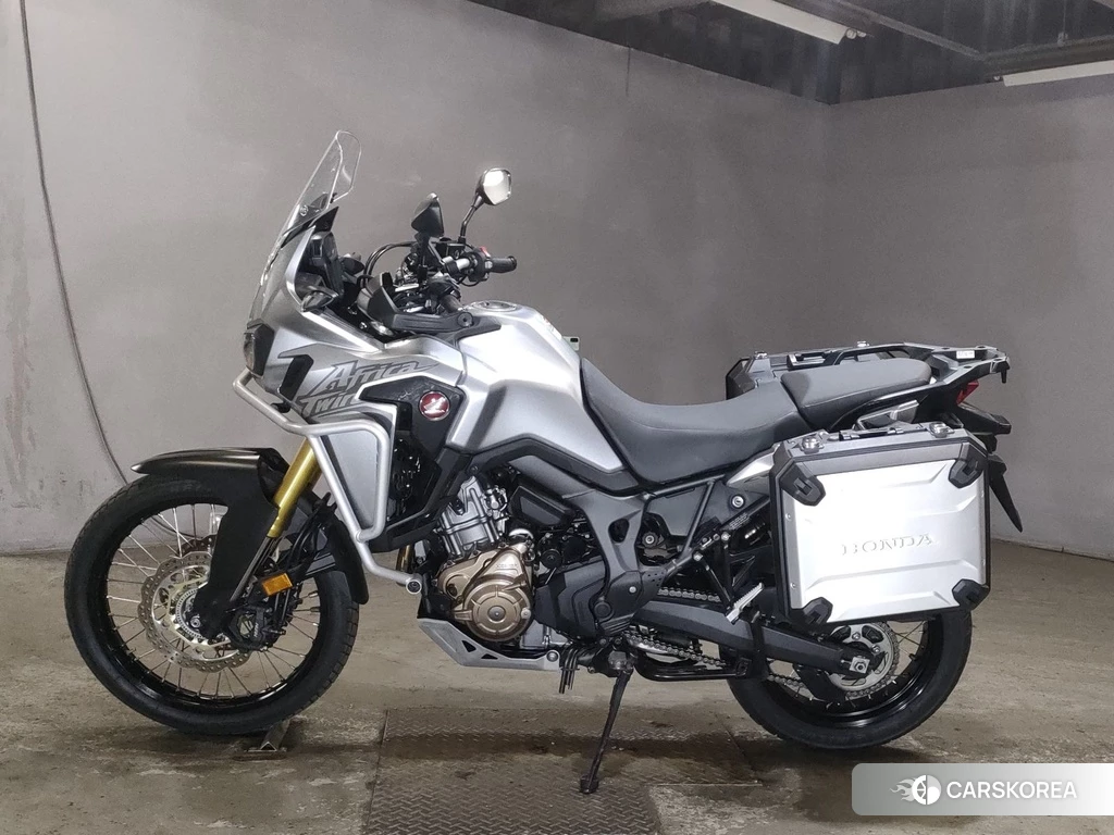 Проданный Honda CRF1000L AFRICA TWIN 2017 из Японии