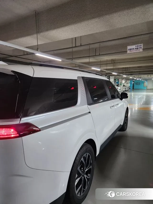 Kia Carnival 4th generation 2023 Белый из Кореи, фото 2