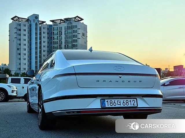 Hyundai Grandeur (GN7) id 2889488 из Кореи 12