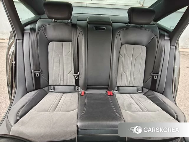 Audi A6L id 3901880 из Китая 12