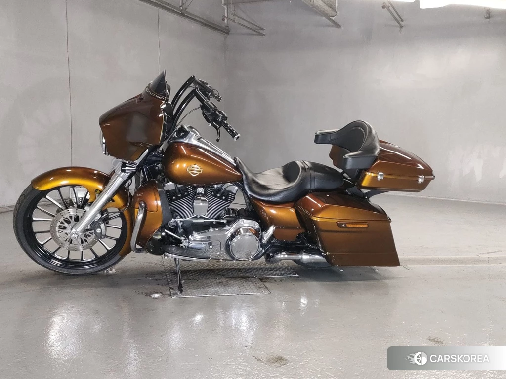 Проданный Harley-Davidson Street Glide FLHX1690 2014 из Японии