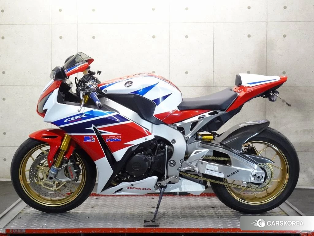 Проданный Honda CBR1000RR 2014 из Японии, фото 2