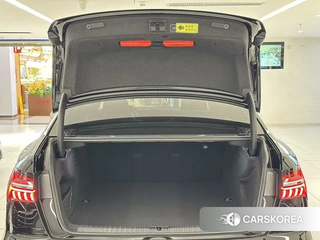 Audi A6L id 4374792 из Китая 12